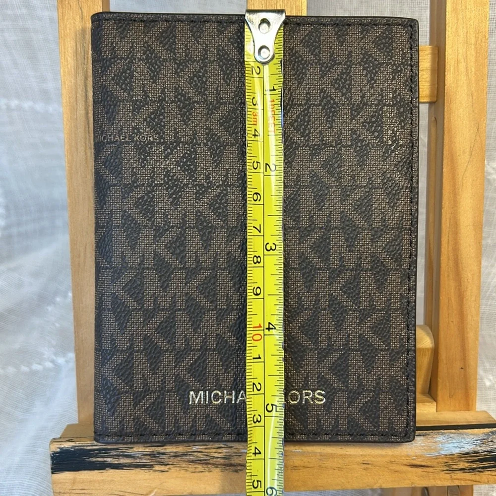 NWOT Michael Kors wallet/passport holder